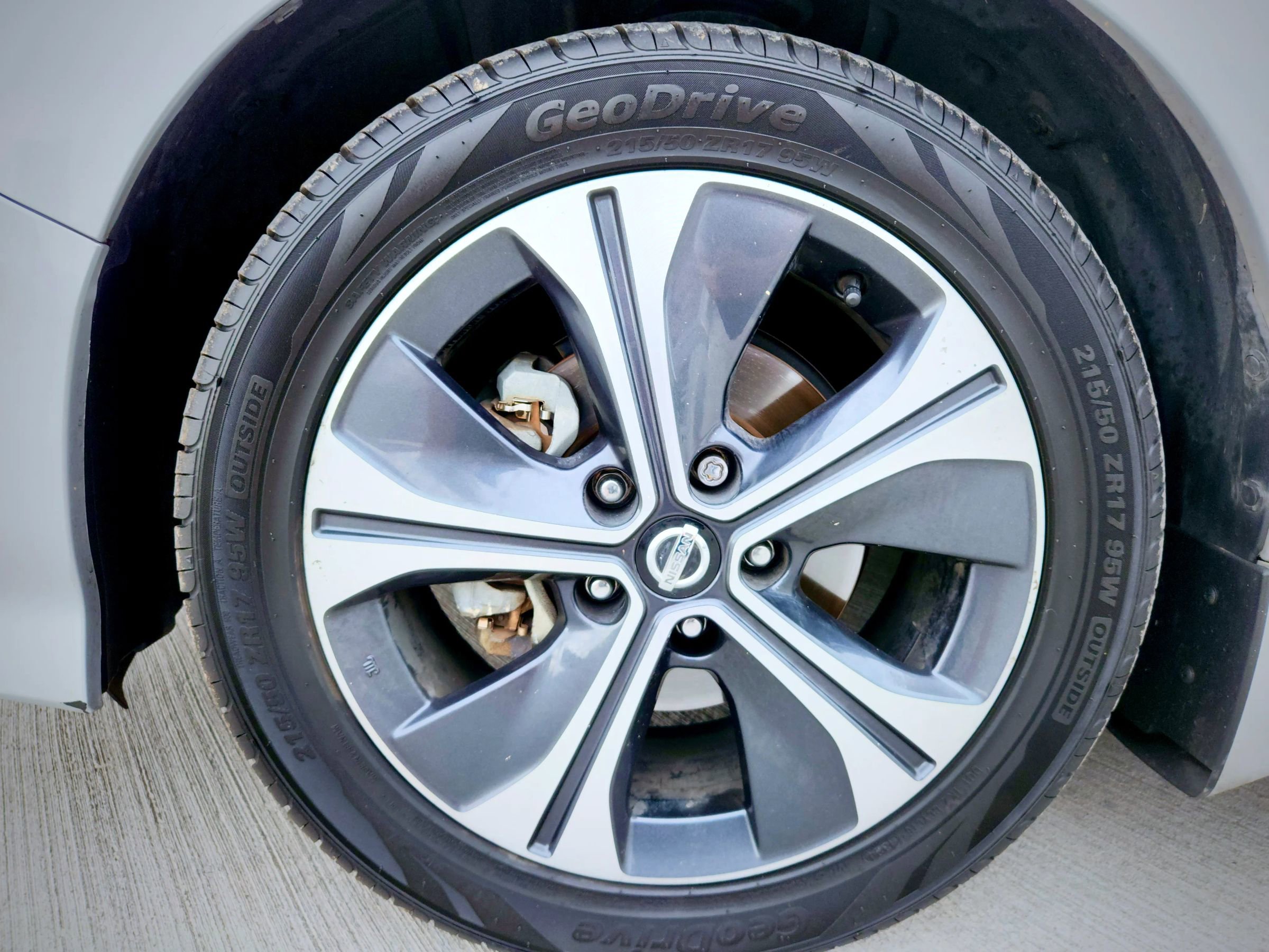 Used 2018 Nissan Leaf SV FWD image 17