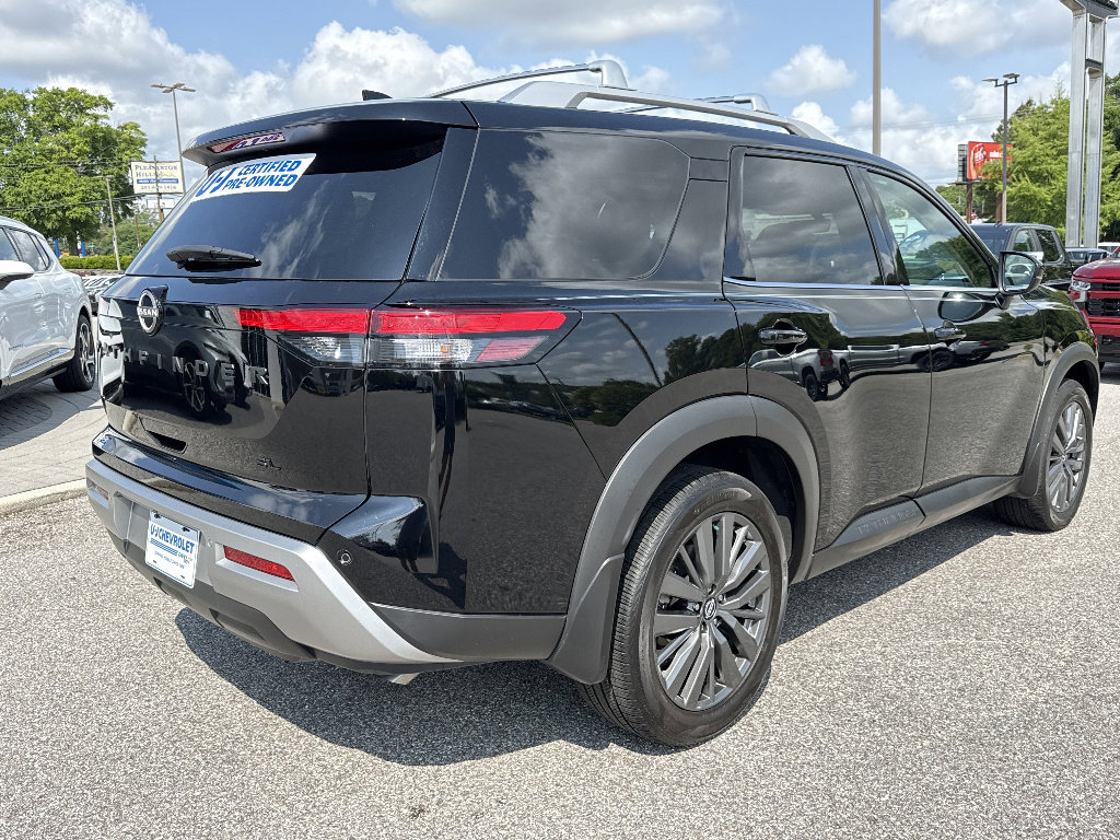 Used 2024 Nissan Pathfinder SL w/ SL Premium Package FWD image 3