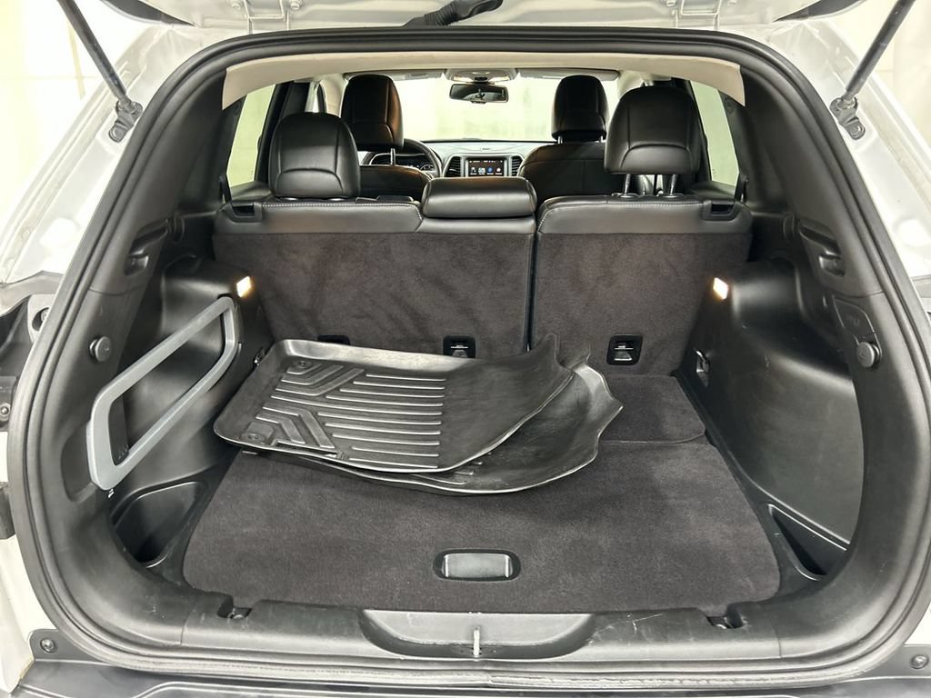 Used 2017 Jeep Cherokee Limited AWD/4WD image 22