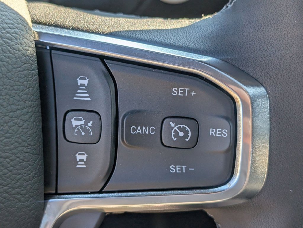 New 2026 RAM 2500 Laramie AWD/4WD image 16