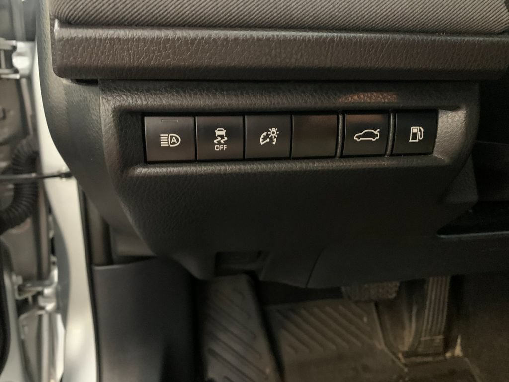 Used 2025 Toyota Camry LE w/ Convenience Package FWD image 31