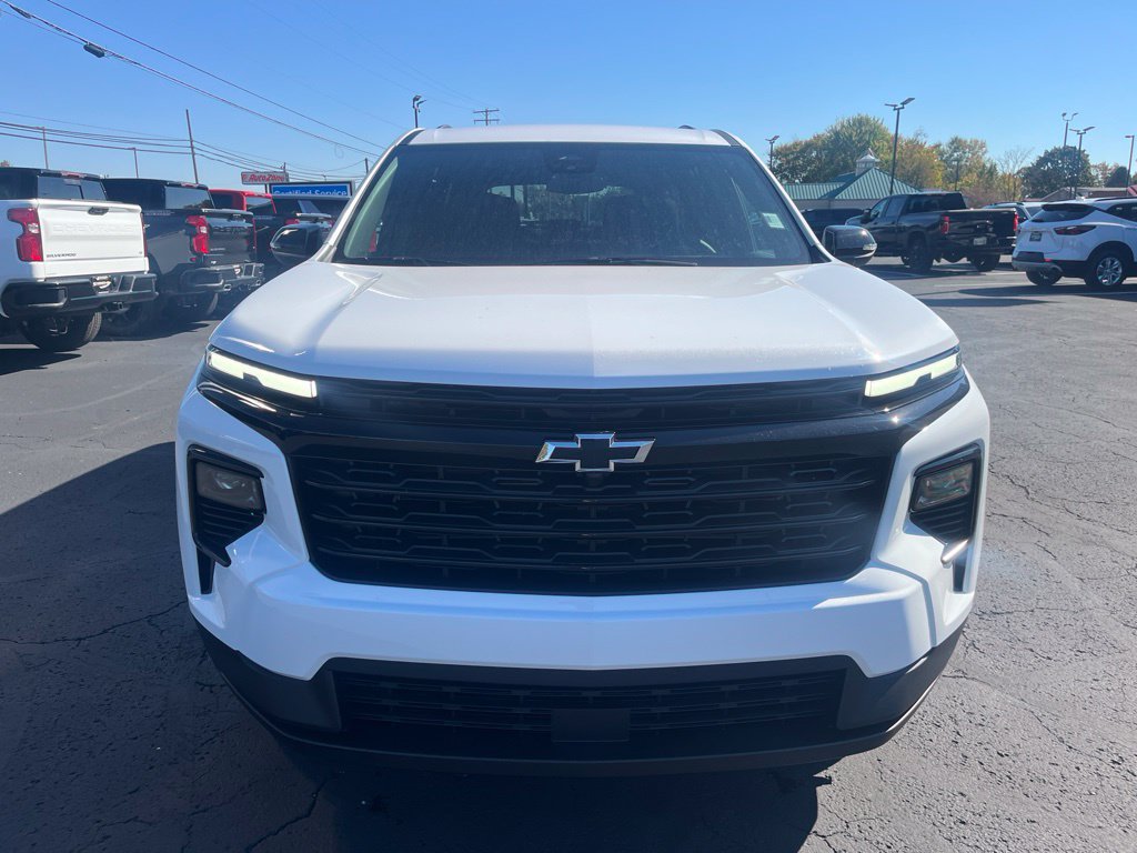 New 2027 Chevrolet Traverse LT w/ Midnight/Sport Edition FWD image 11