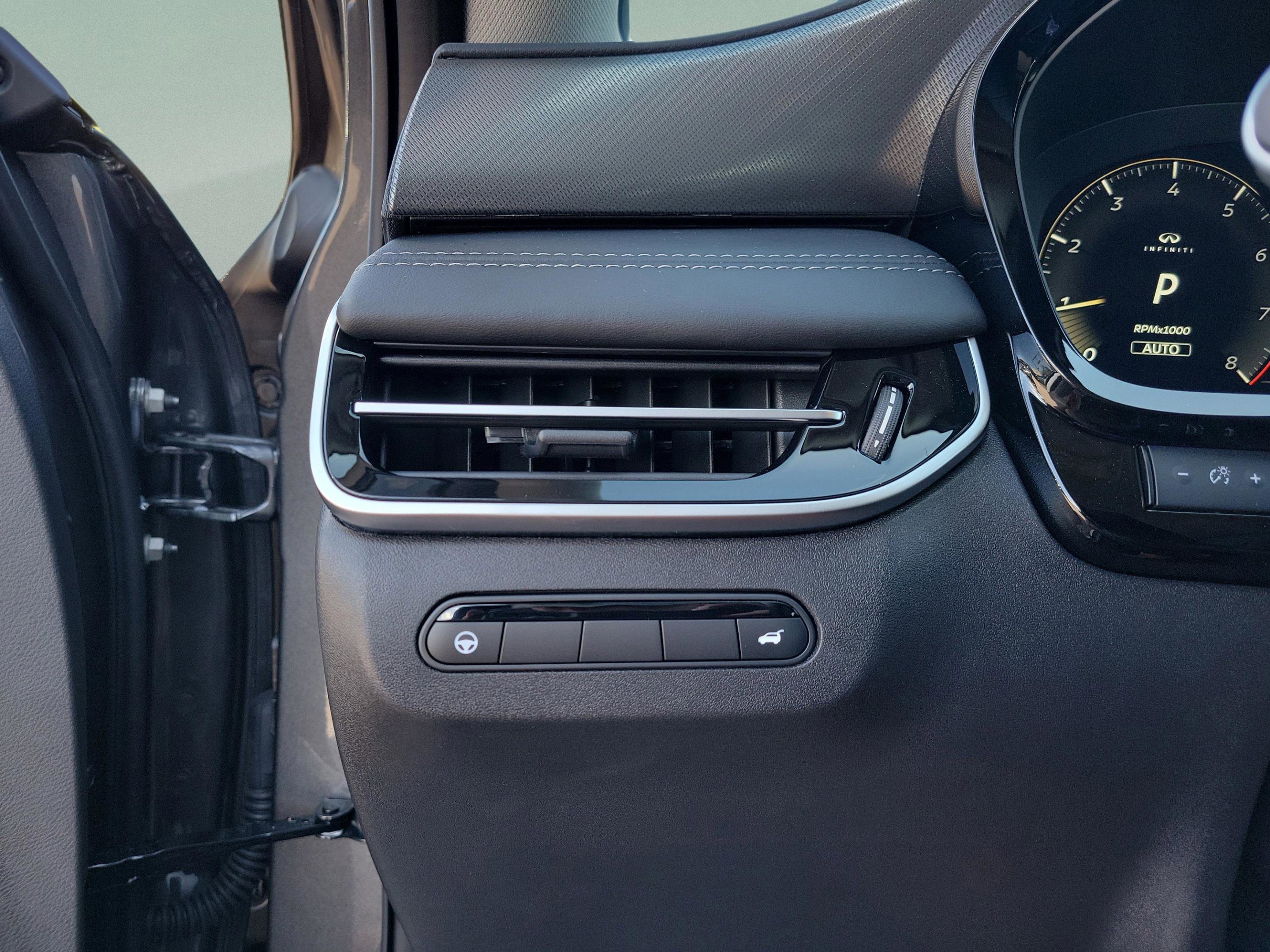 New 2026 INFINITI QX60 Luxe w/ Family Package image 10