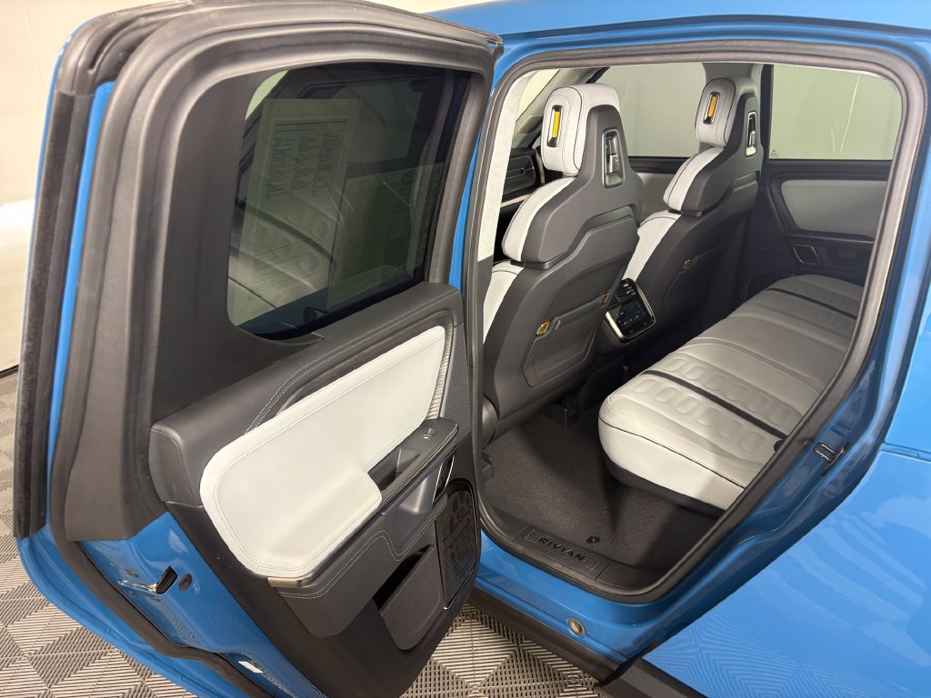 Used 2023 Rivian R1T Adventure Dual AWD/4WD image 25