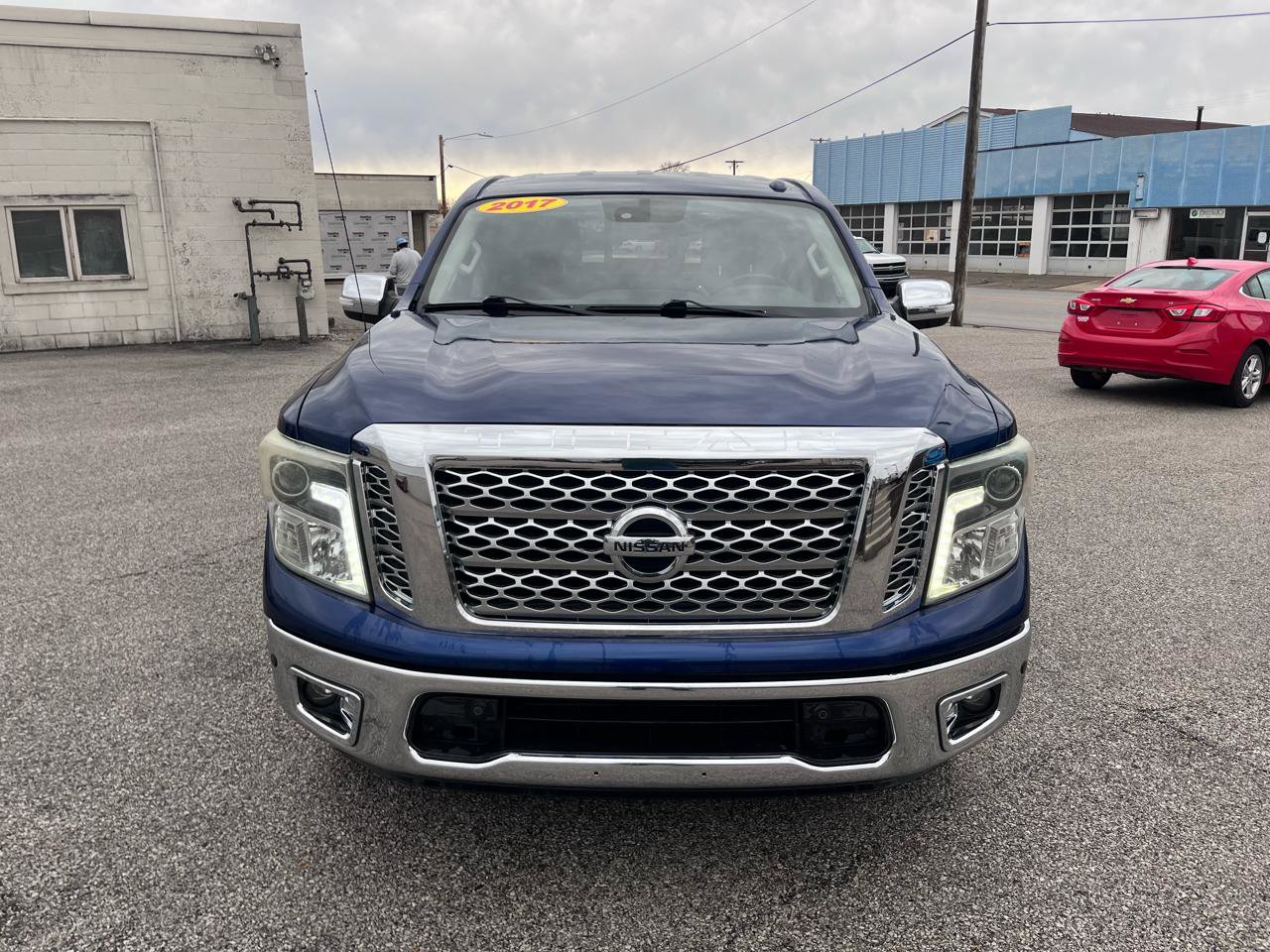 Used 2017 Nissan Titan SL image 8