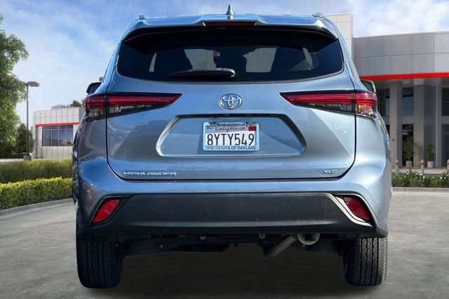 Certified 2021 Toyota Highlander XLE image 6