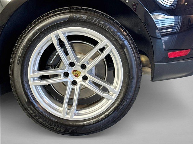 Certified 2026 Porsche Macan AWD/4WD image 24