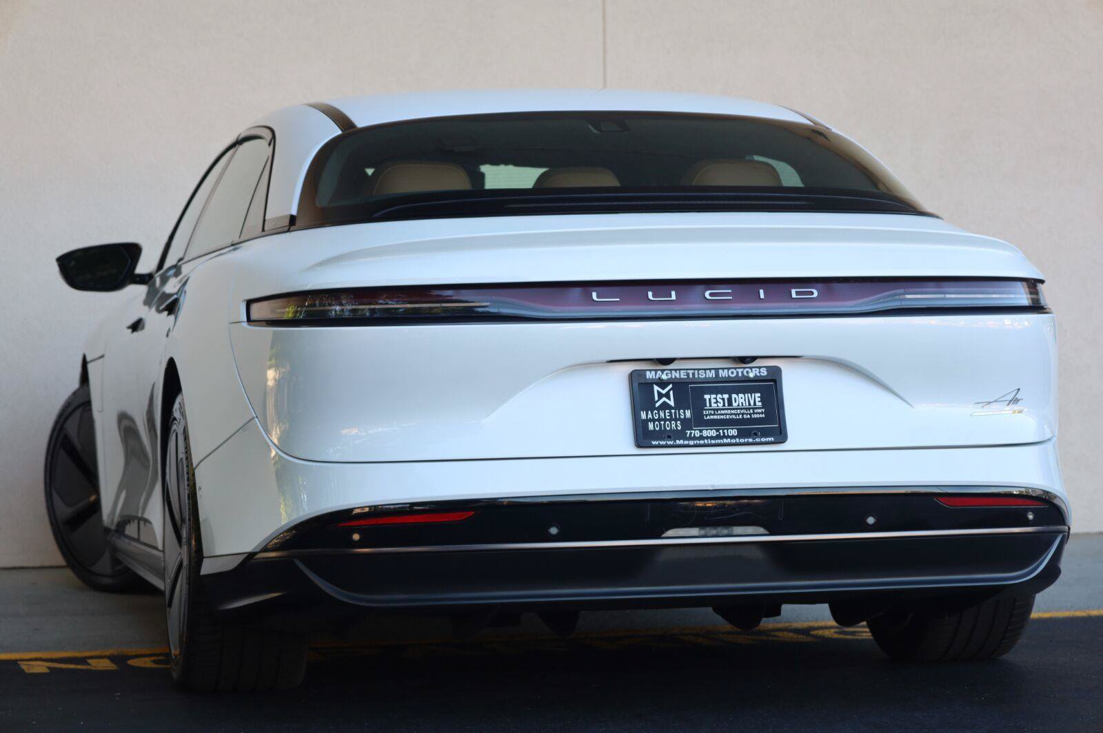 Used 2024 Lucid Air Touring AWD/4WD image 9