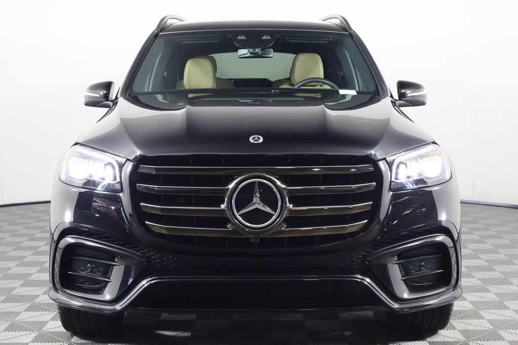 Used 2024 Mercedes-Benz GLS 450 4MATIC image 2