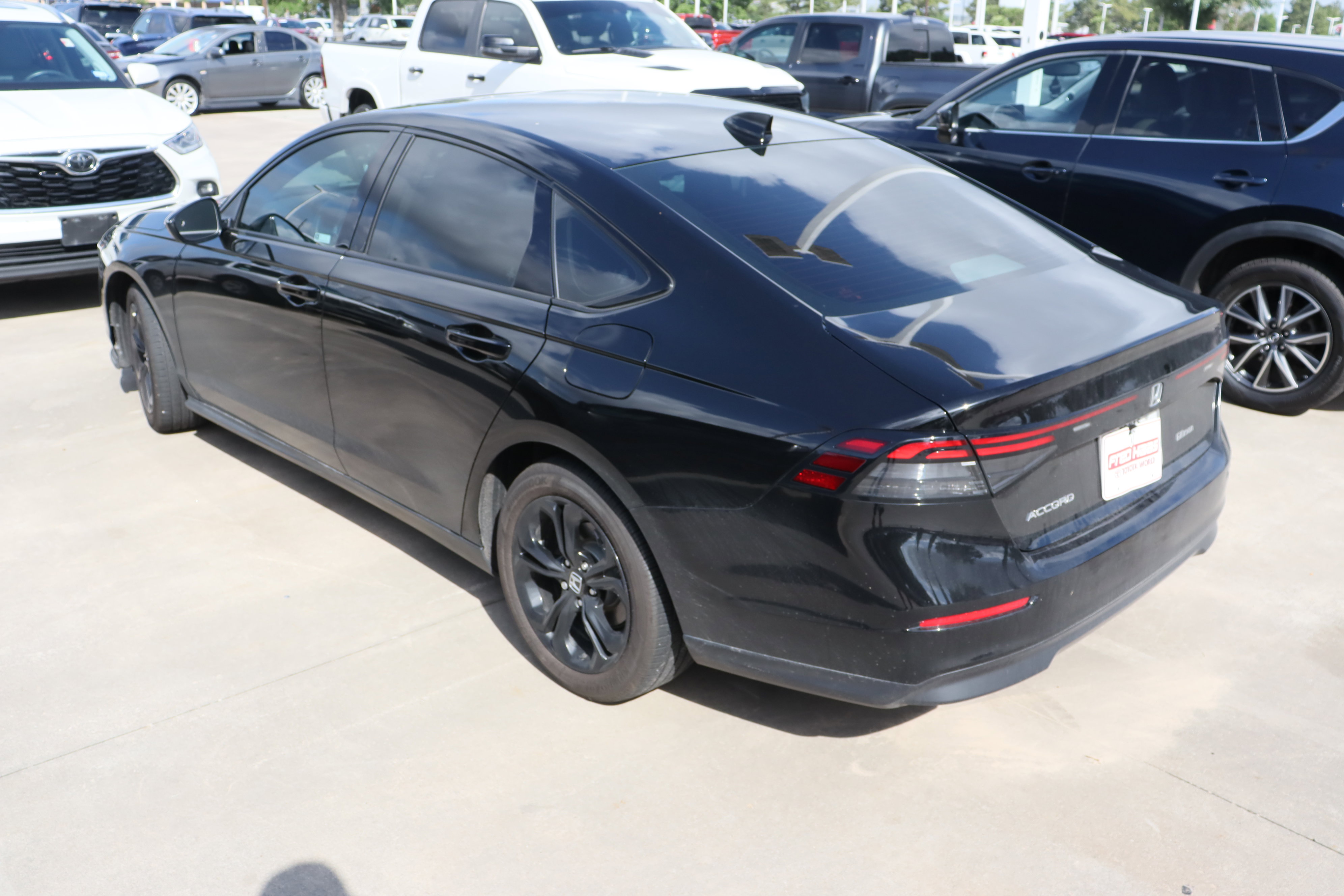 Used 2025 Honda Accord SE image 6