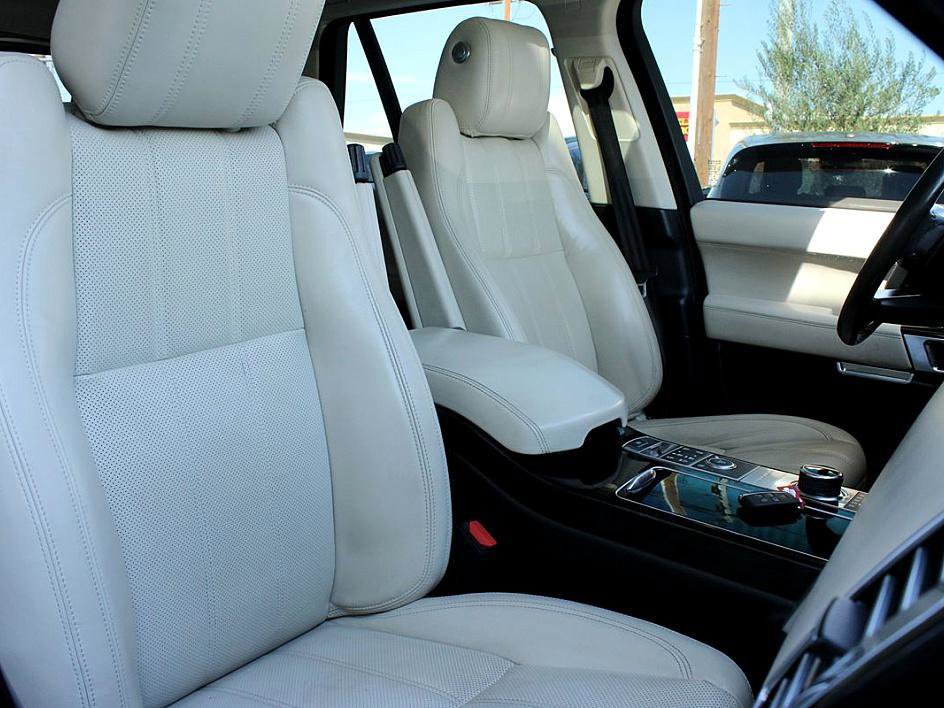 Used 2017 Land Rover Range Rover HSE image 20