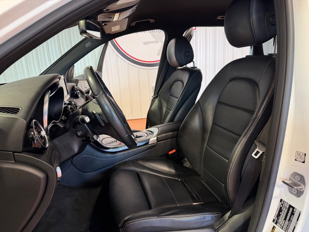 Used 2017 Mercedes-Benz GLC 300 4MATIC image 18