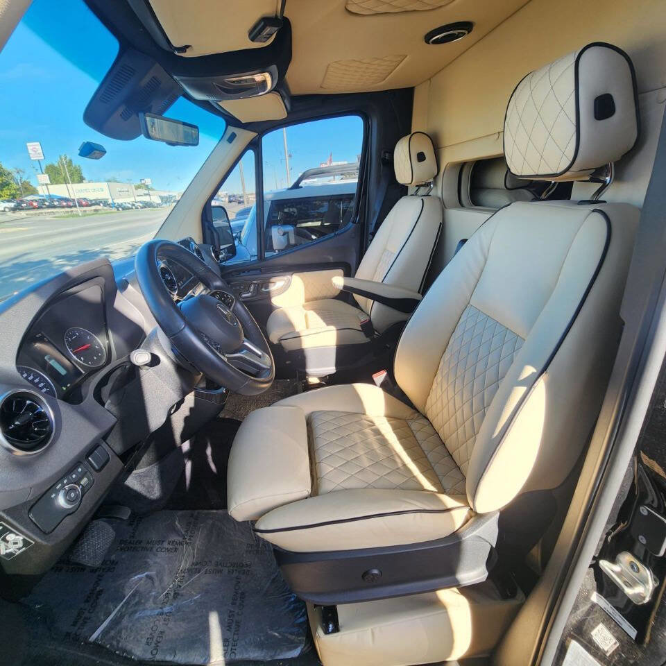 Used 2023 Mercedes-Benz Sprinter 3500 image 14