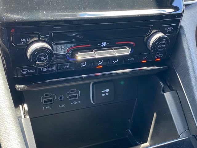 Used 2024 Jeep Grand Cherokee Laredo AWD/4WD image 18