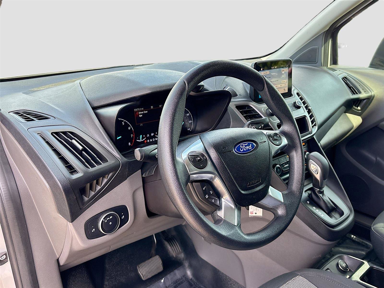 Used 2019 Ford Transit Connect XL image 9