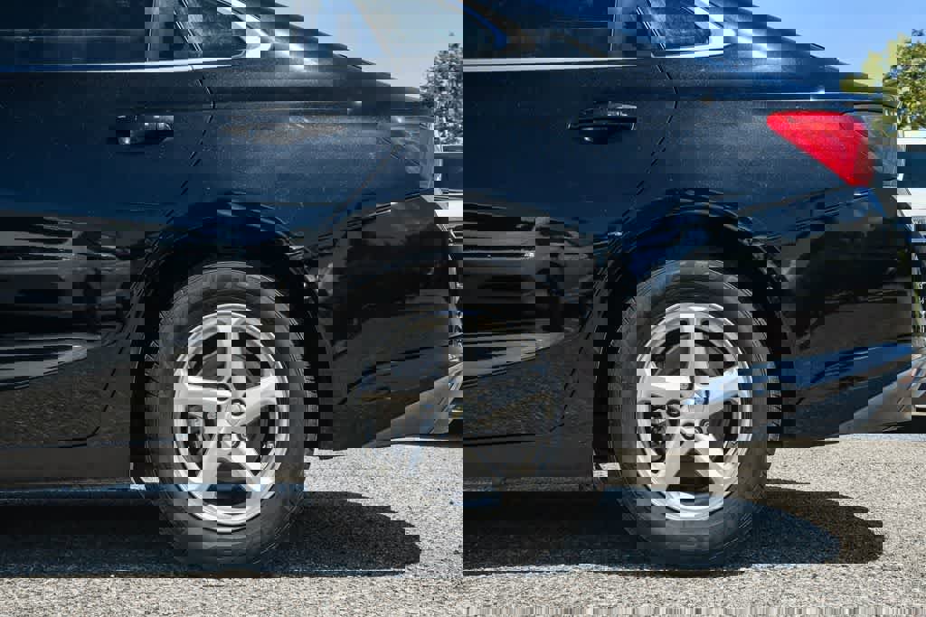 Used 2018 Chevrolet Malibu LS FWD image 11