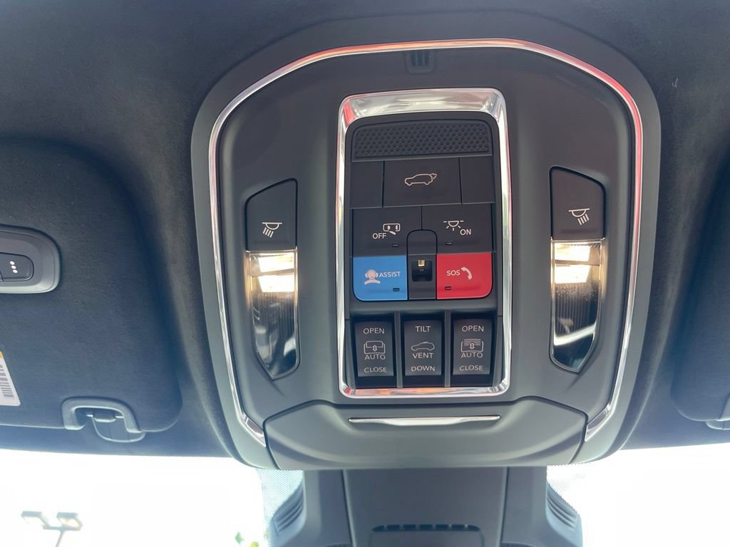 Used 2024 Jeep Wagoneer Launch Edition AWD/4WD image 31
