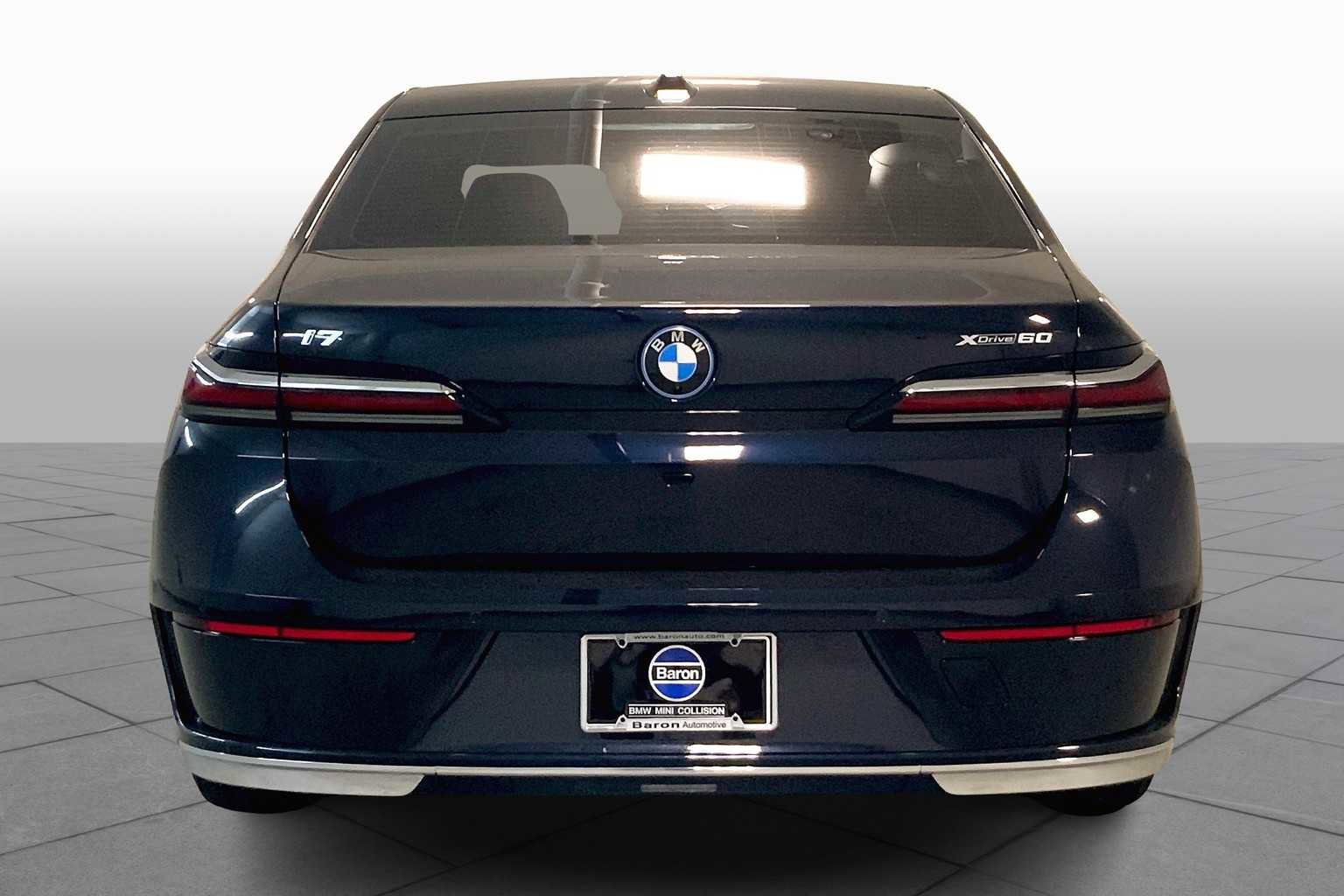 New 2025 BMW i7 xDrive60 AWD/4WD image 4