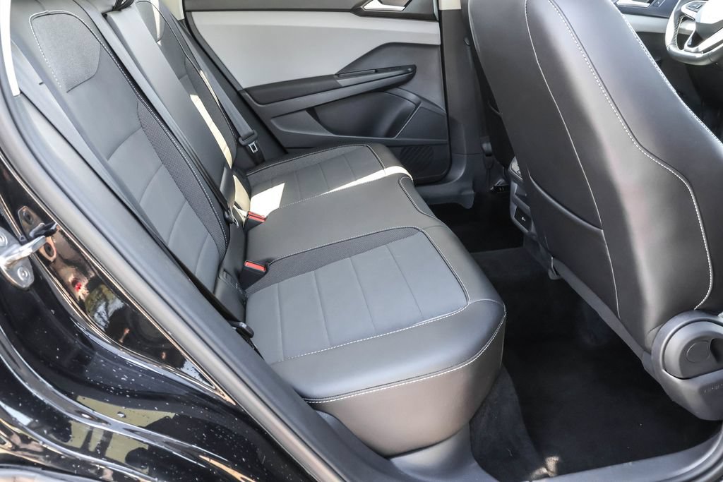 Certified 2023 Volkswagen Taos SE w/ Panoramic Sunroof Package AWD/4WD image 34