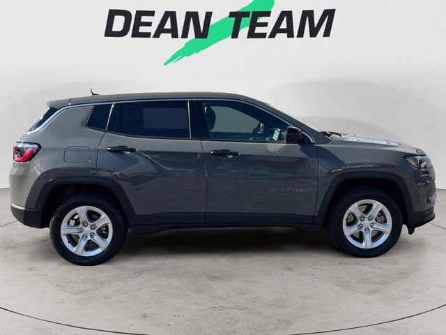 Used 2023 Jeep Compass Sport image 10