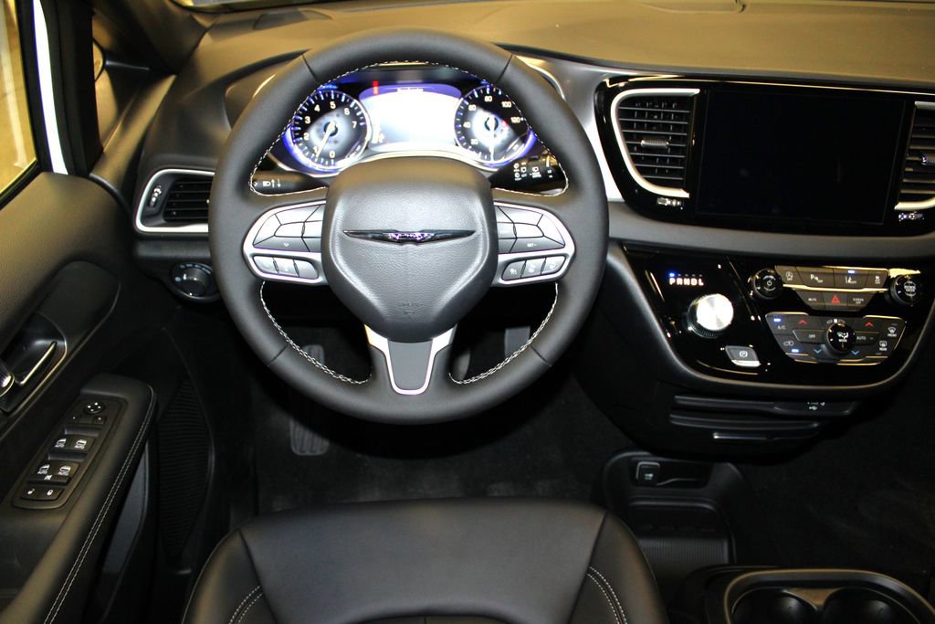 New 2026 Chrysler Voyager LX image 11