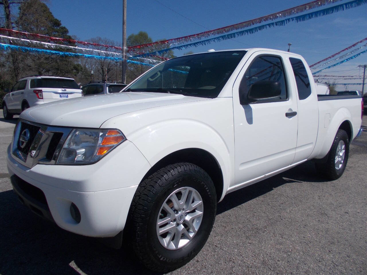 Used 2016 Nissan Frontier SV AWD/4WD image 1