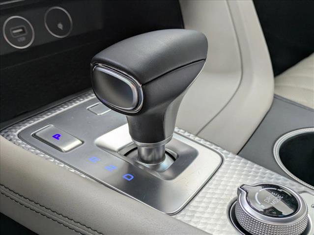 Used 2022 Genesis G70 3.3T RWD image 13