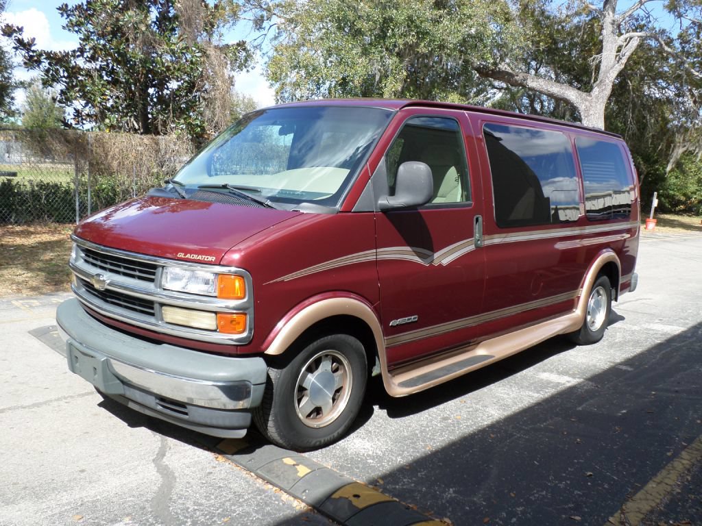 Used 2000 Chevrolet Express 1500 RWD image 5