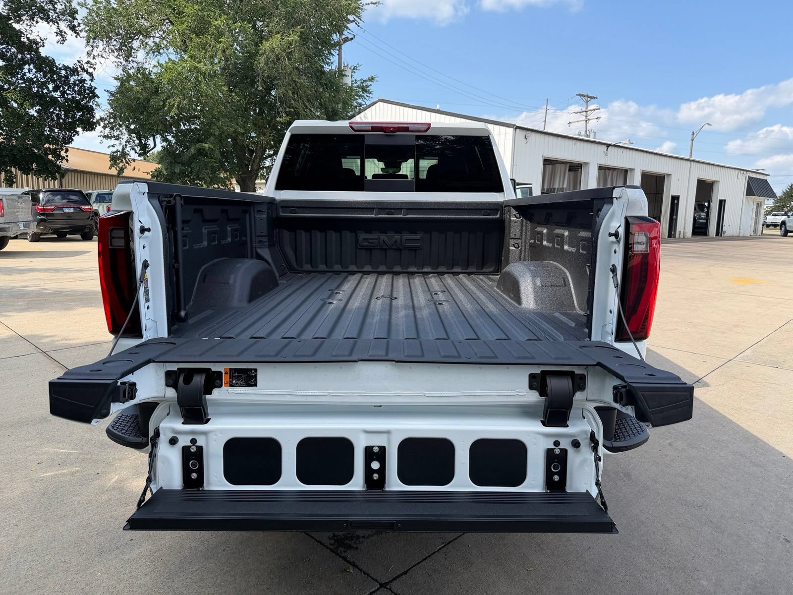New 2026 GMC Sierra 3500 Denali w/ Denali Reserve Package AWD/4WD image 34