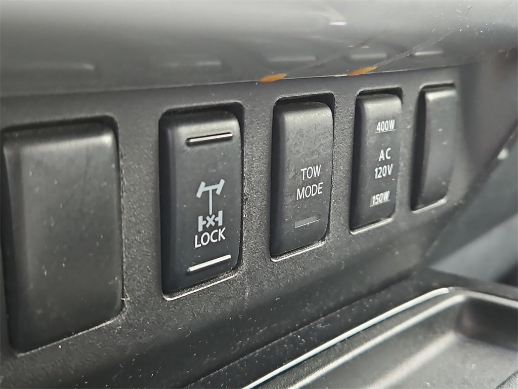 Used 2015 Nissan Titan PRO-4X image 23