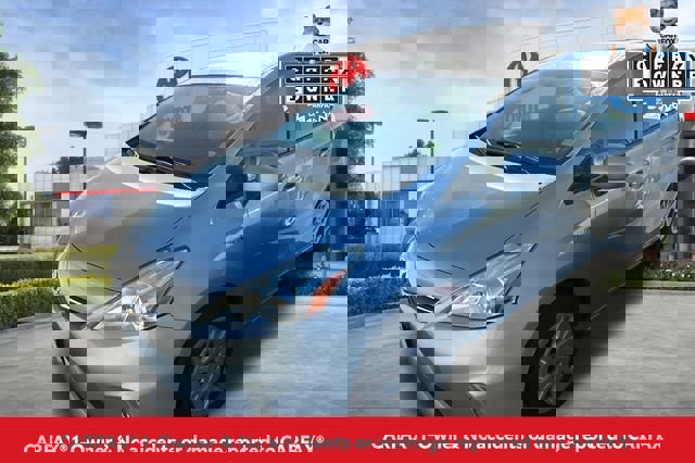 Used 2014 Toyota Prius V Three image 2