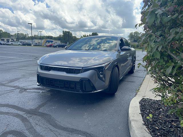 Used 2025 Kia K4 GT-Line w/ GT-Line Premium Package FWD image 3