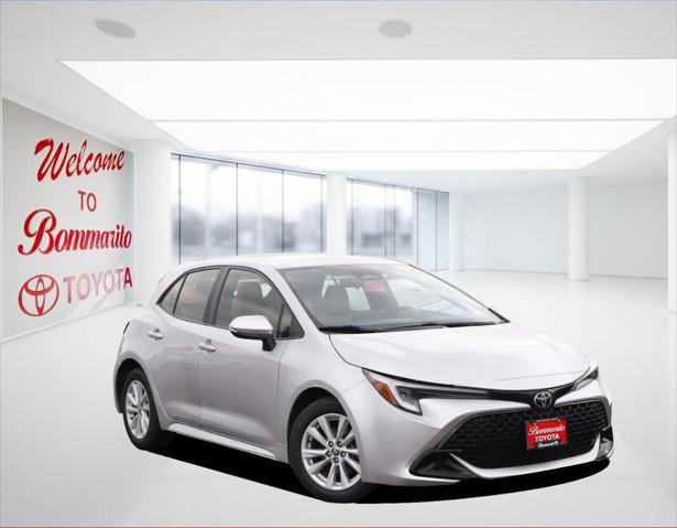Certified 2023 Toyota Corolla SE w/ SE Premium Package FWD image 2