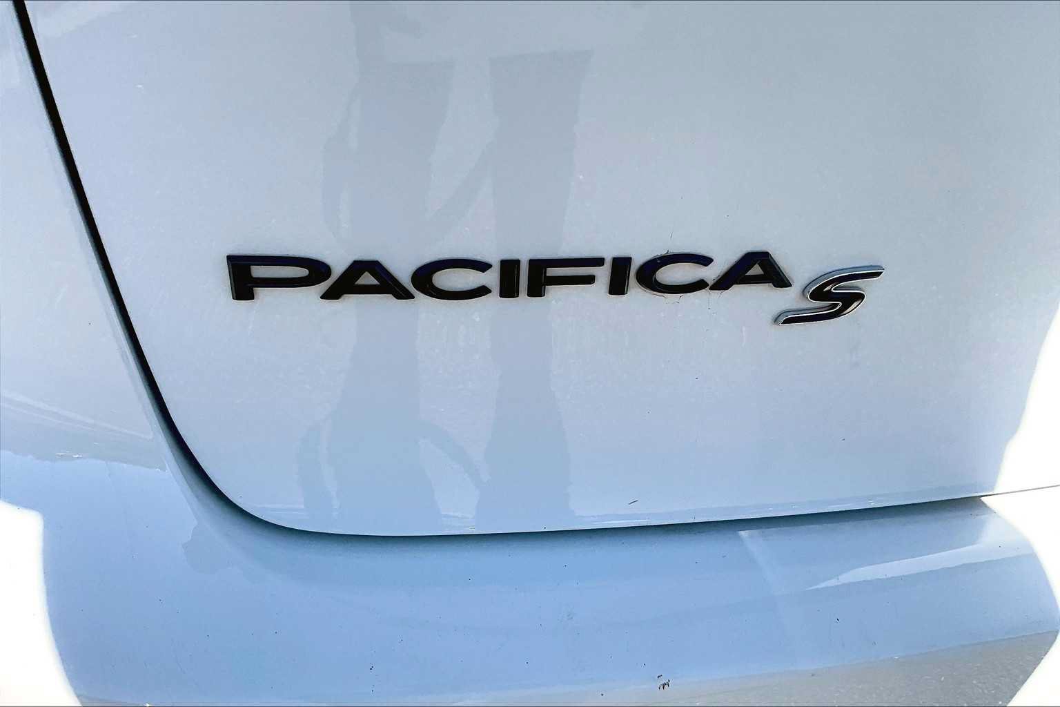 Used 2024 Chrysler Pacifica Limited FWD image 30