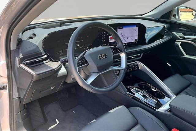 Used 2025 Audi Q5 Premium Plus w/ Premium Plus AWD/4WD image 13