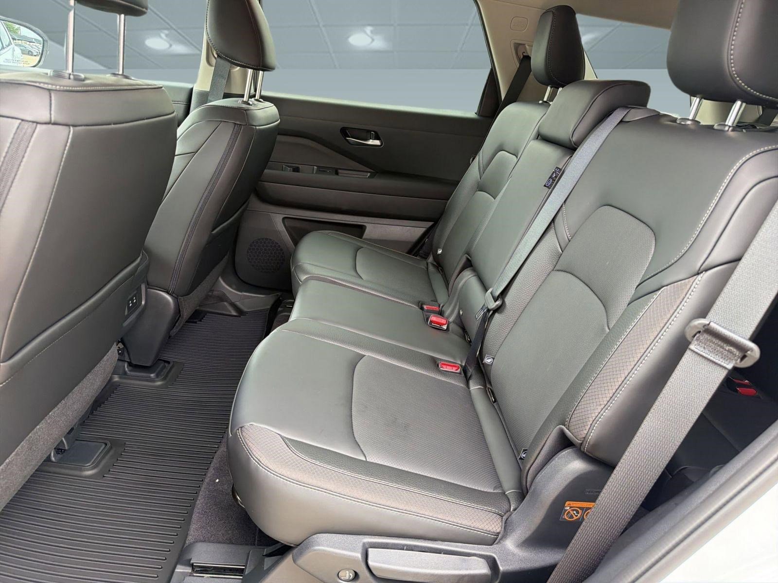 New 2026 Nissan Pathfinder SL image 15