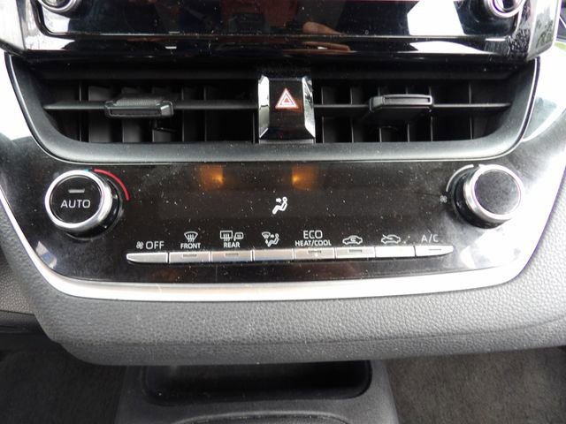 Used 2020 Toyota Corolla LE FWD image 26