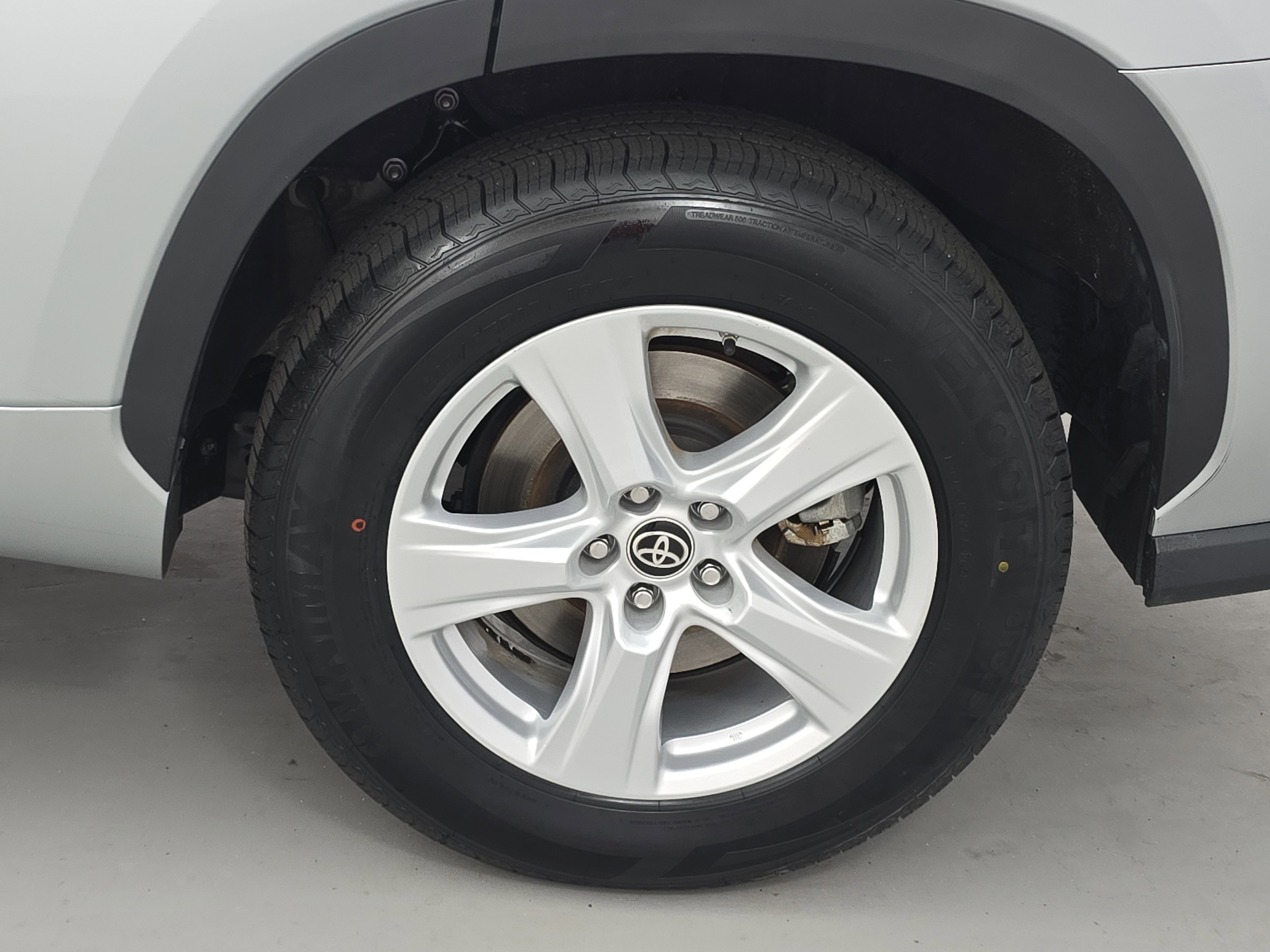 Used 2023 Toyota Highlander L image 33