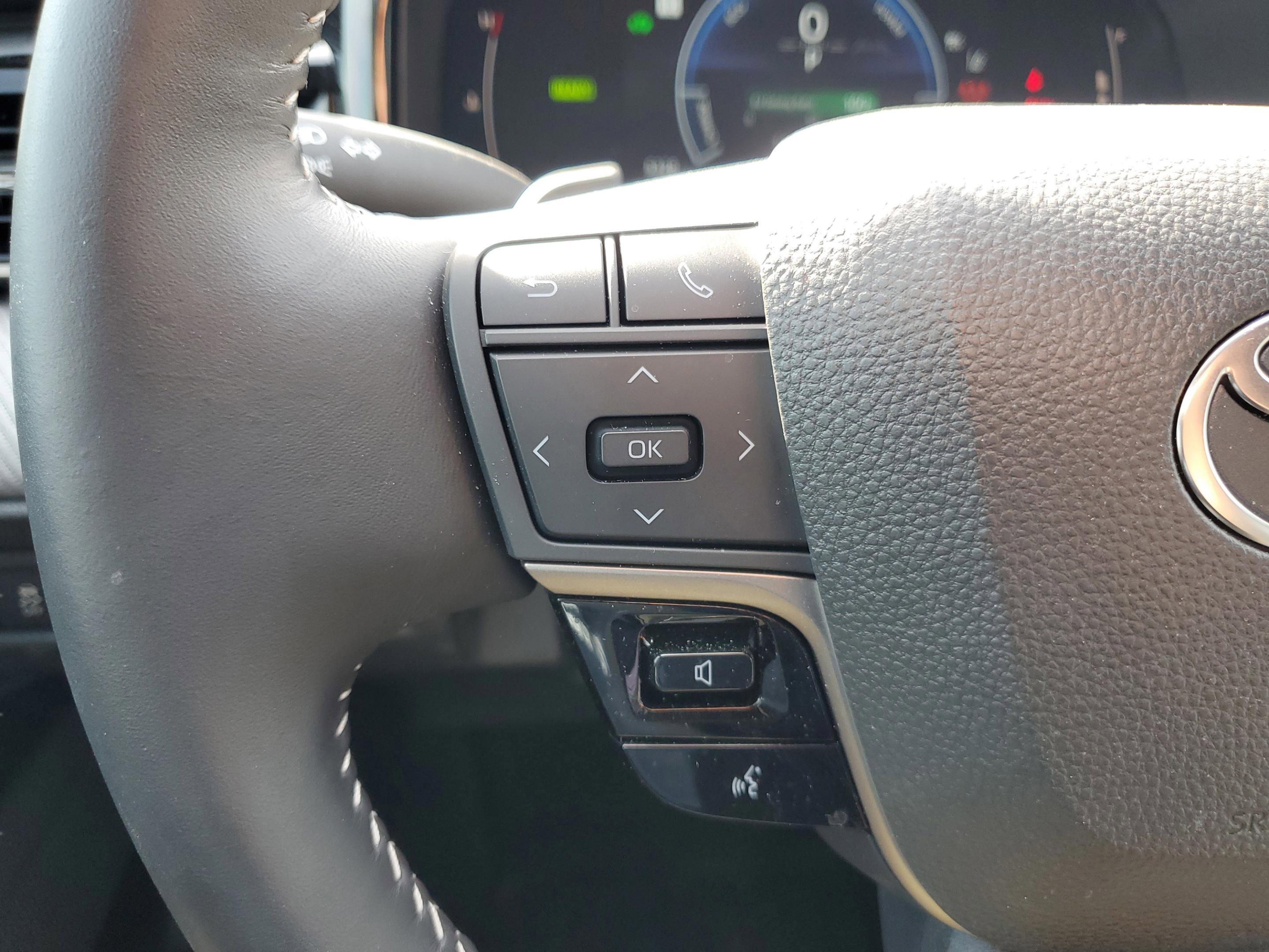 Used 2025 Toyota Camry SE image 16