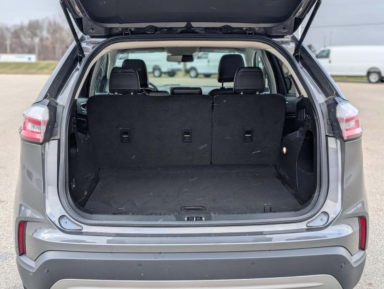 Used 2023 Ford Edge SEL image 7