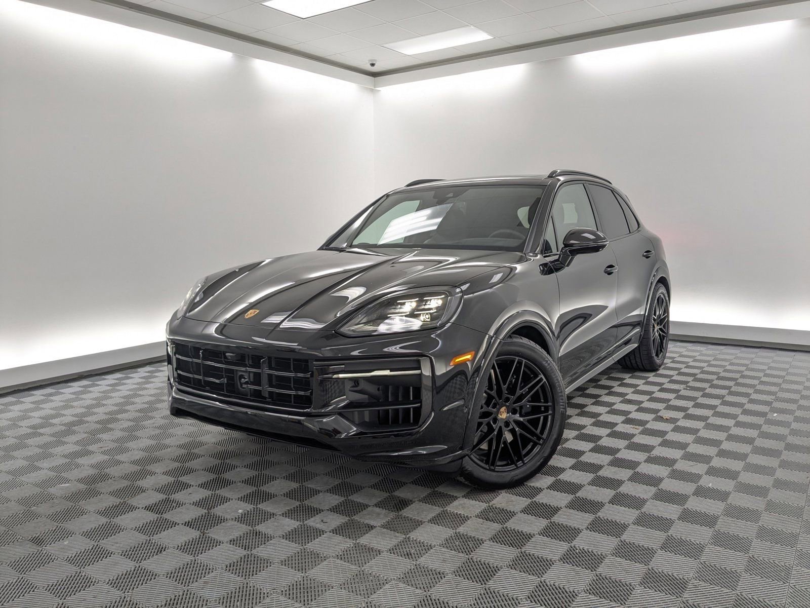 New 2026 Porsche Cayenne GTS image 1