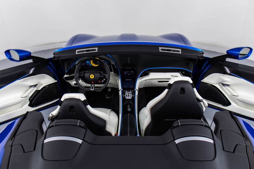 Certified 2025 Ferrari Roma Spider RWD image 22