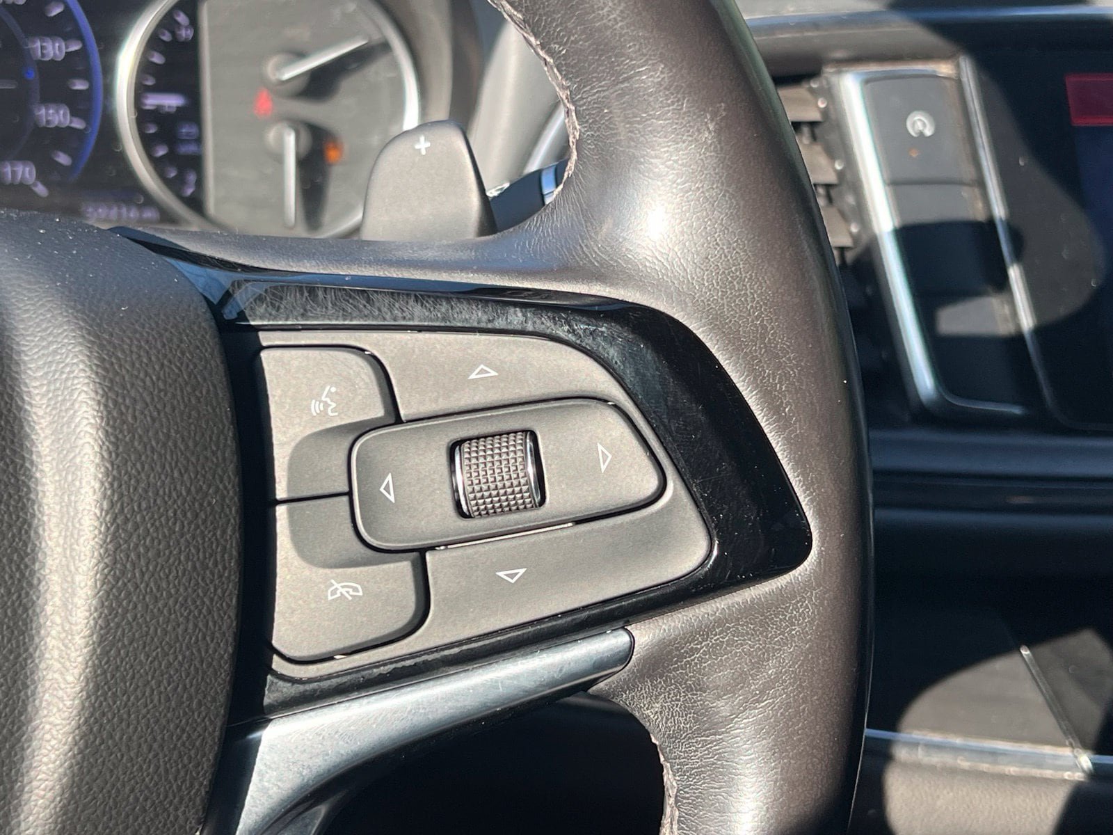 Used 2022 Buick Enclave Premium FWD image 32