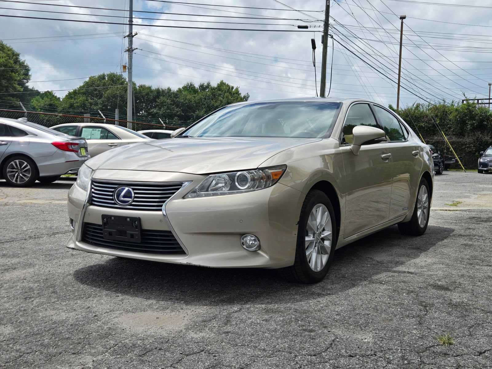 Used 2013 Lexus ES 300h w/ Premium Pkg FWD image 2