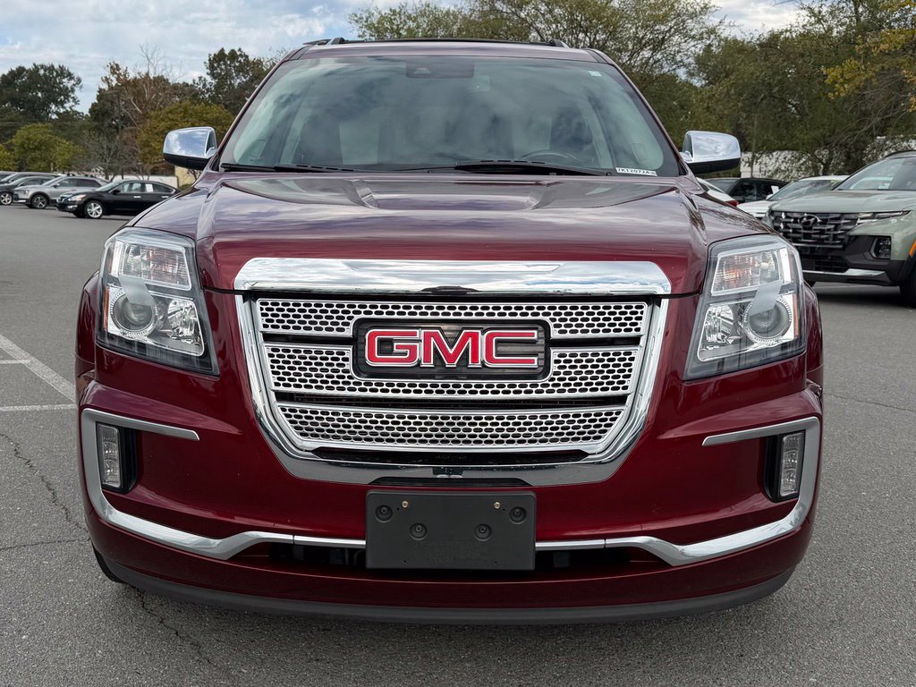 Used 2017 GMC Terrain Denali w/ Cargo Package FWD image 2