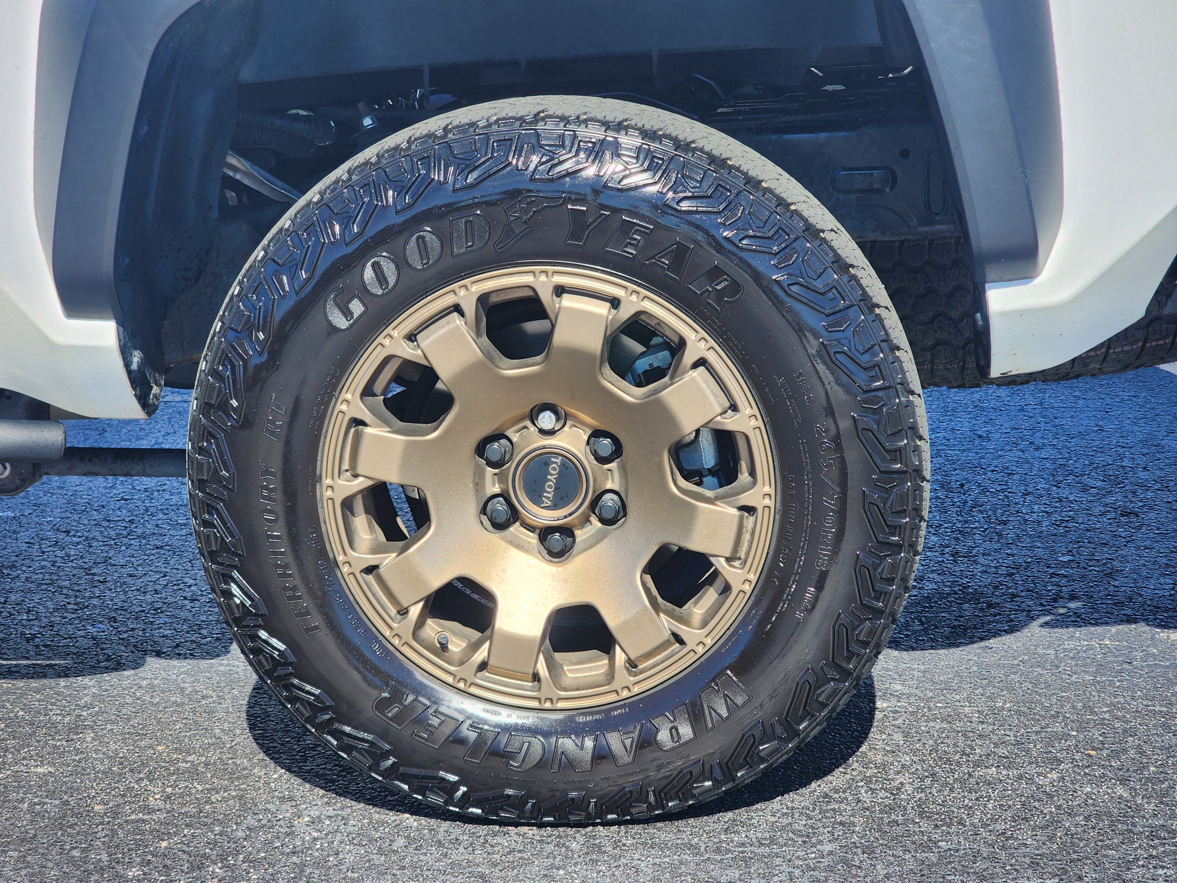 Used 2025 Toyota Tacoma 4x4 Double Cab Hybrid w/ Tow Tech Package image 11