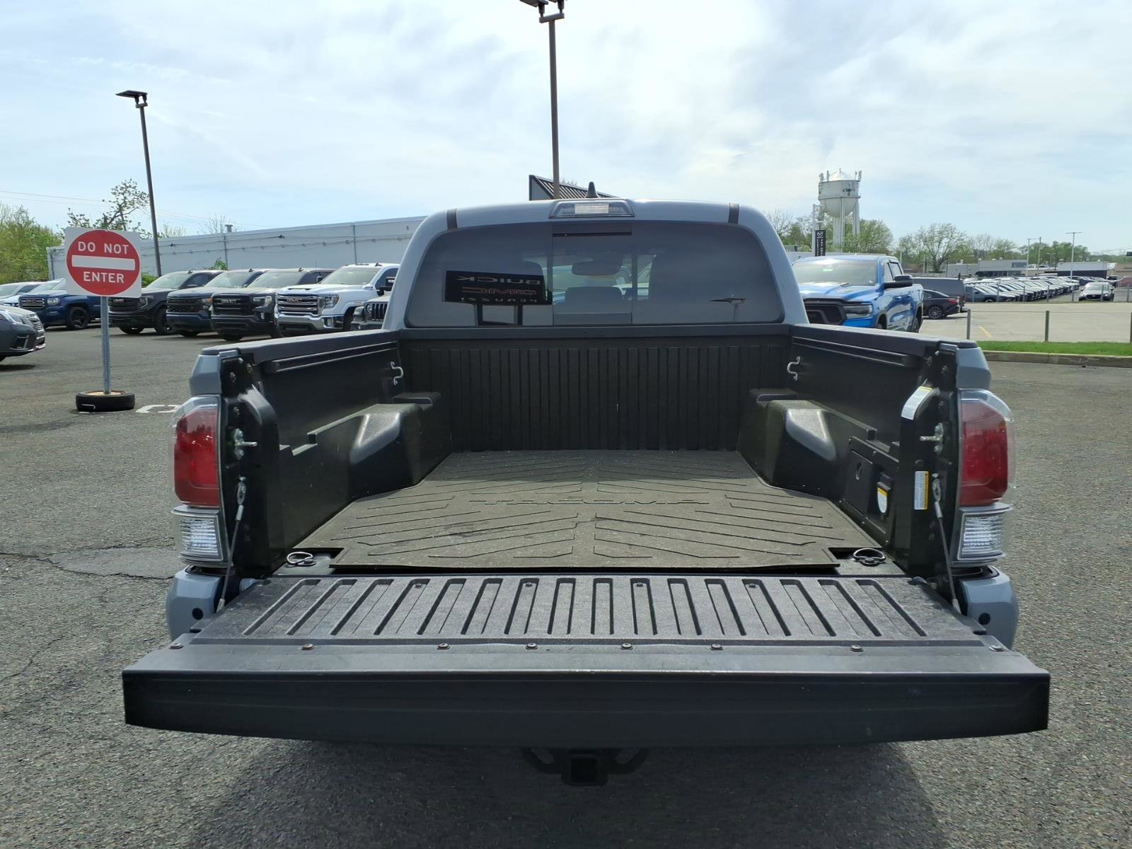 Used 2020 Toyota Tacoma TRD Off-Road w/ TRD Premium Off Road Package AWD/4WD image 22