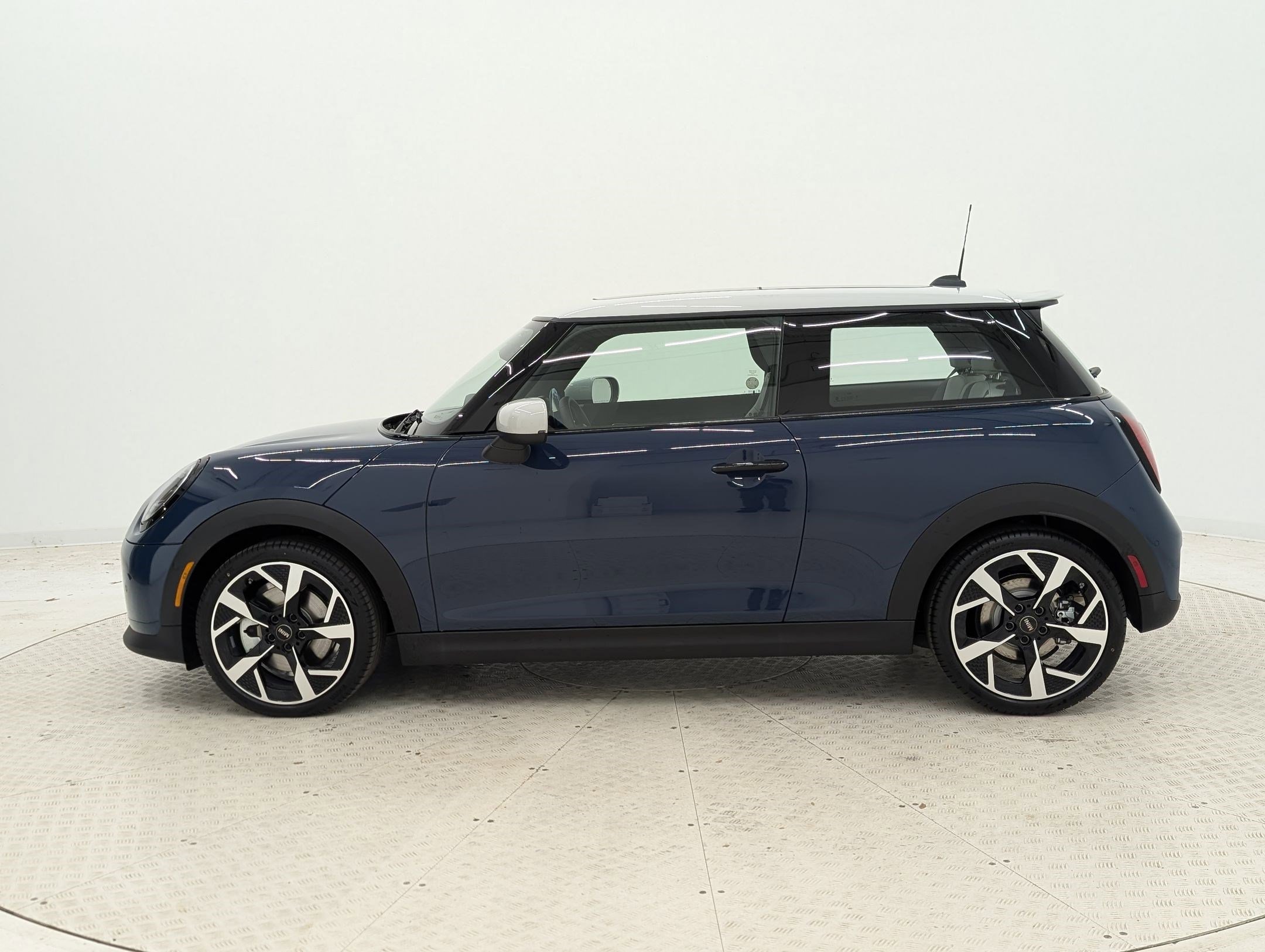 New 2026 MINI Cooper S image 2