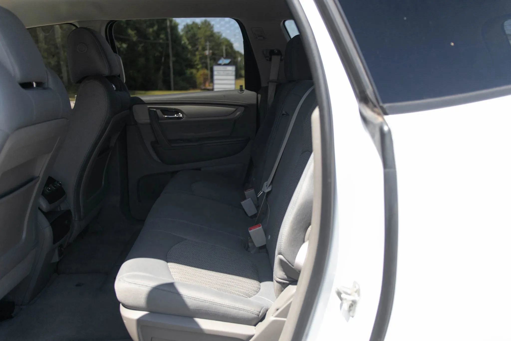 Used 2017 Chevrolet Traverse LS image 16