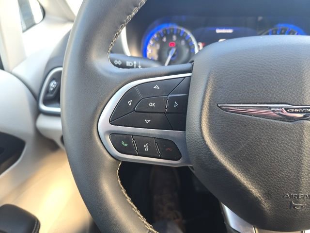 Certified 2024 Chrysler Pacifica Touring-L FWD image 14